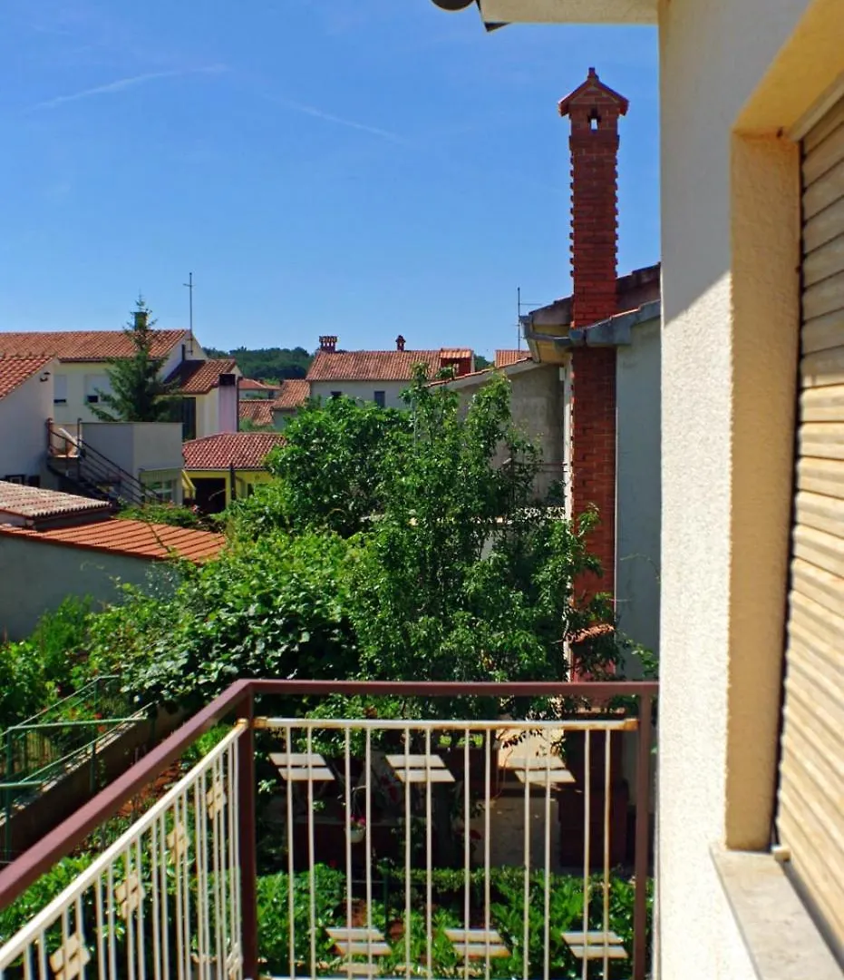 Valdebek Apartments With A Parking Space Pula - 7321 0*,
