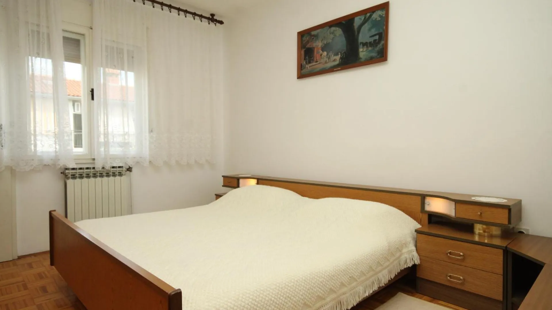 Valdebek Apartments With A Parking Space Pula - 7321